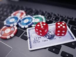 Representasi dukungan pelanggan melalui live chat dan panduan penggunan FAQ di wazeslot